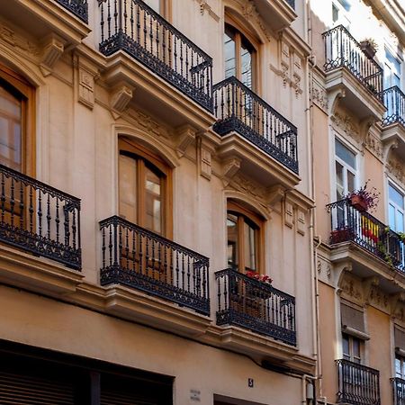 Luxurious & Alluring Home In Historic Town Valencia Buitenkant foto