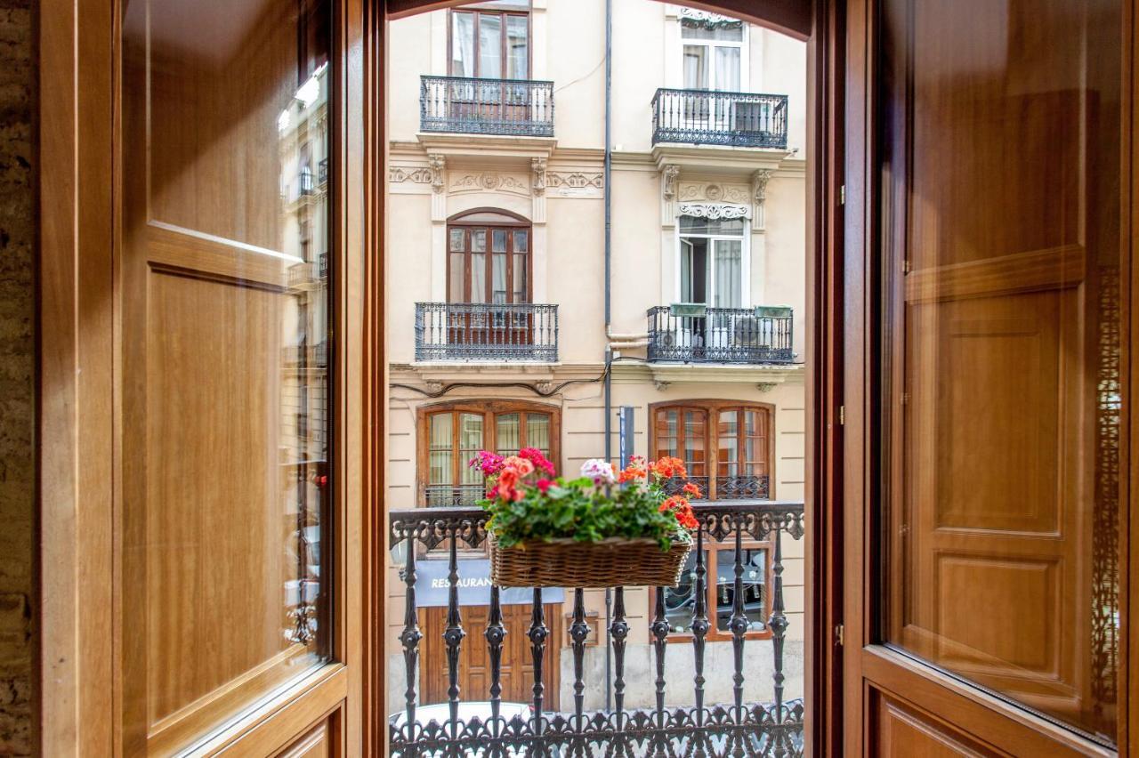 Luxurious & Alluring Home In Historic Town Valencia Buitenkant foto