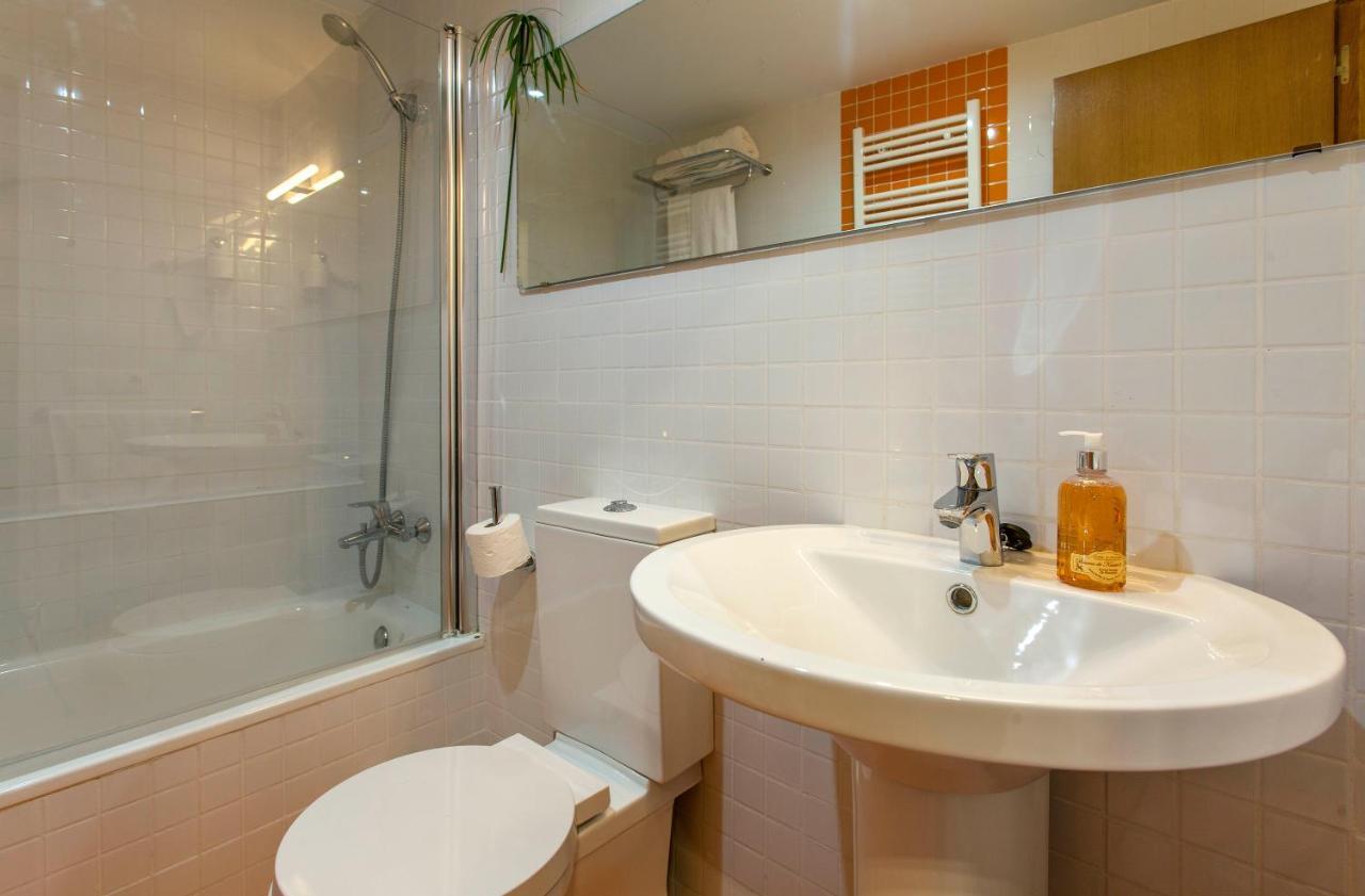 Luxurious & Alluring Home In Historic Town Valencia Buitenkant foto