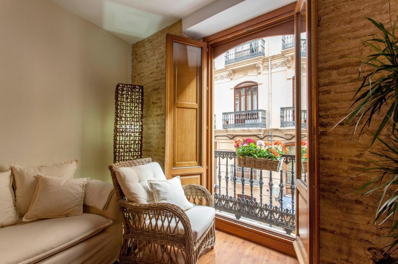 Luxurious & Alluring Home In Historic Town Valencia Buitenkant foto