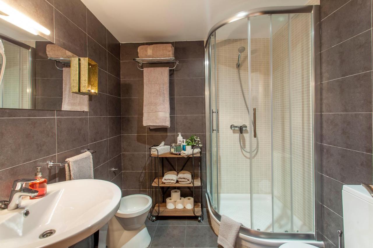 Luxurious & Alluring Home In Historic Town Valencia Buitenkant foto