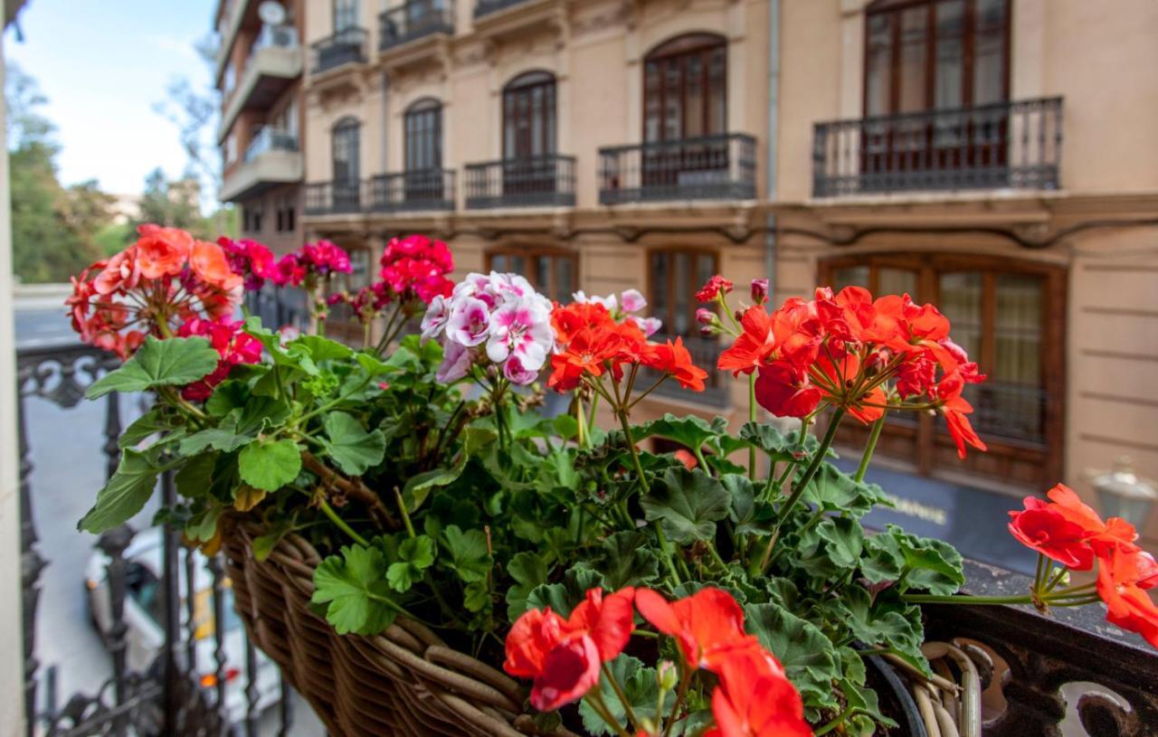 Luxurious & Alluring Home In Historic Town Valencia Buitenkant foto