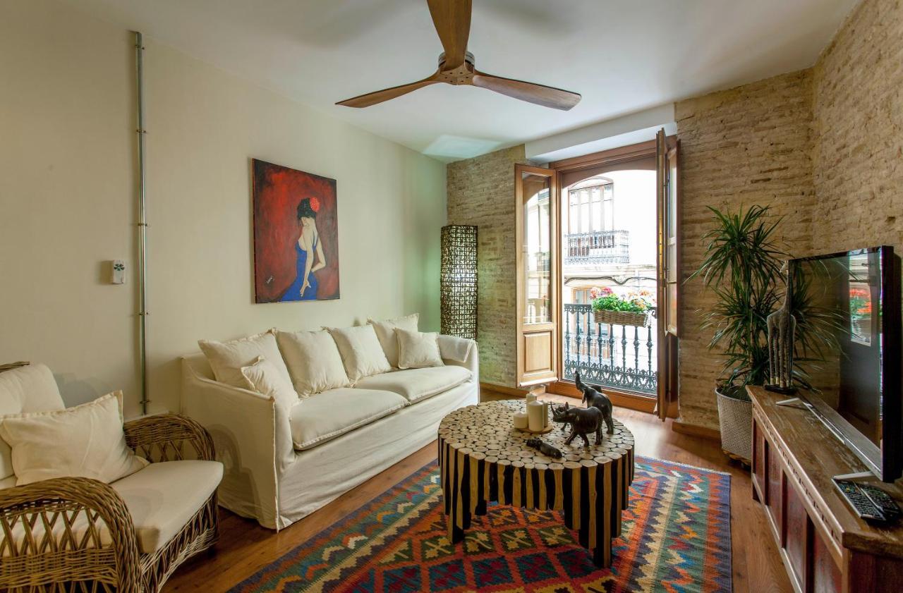 Luxurious & Alluring Home In Historic Town Valencia Buitenkant foto